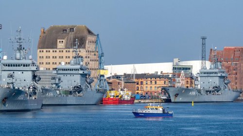 Marine: Kurs Stralsund: Drei Marine-Tender zu Gast am Pier