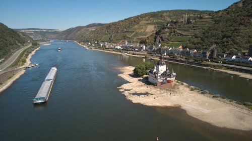 Trockenheit: Rhein-Schifffahrt: Pegel bei Kaub bei 33 Zentimetern