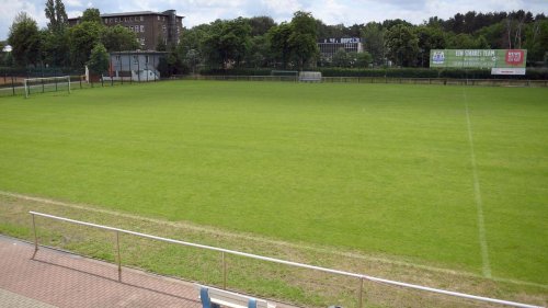 Amateurfußball: Fußballspiel nach Attacke auf Spieler abgebrochen