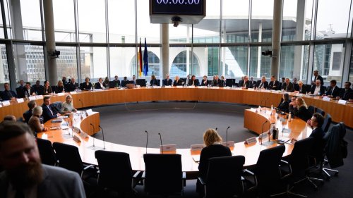 Bundestag: Innenausschuss tagt zu Gewalttaten in Berlin und Mannheim