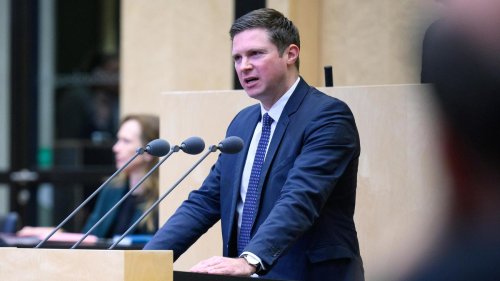 Eilanträge: Abgeordnete wollen Abstimmung über Finanzpaket verhindern