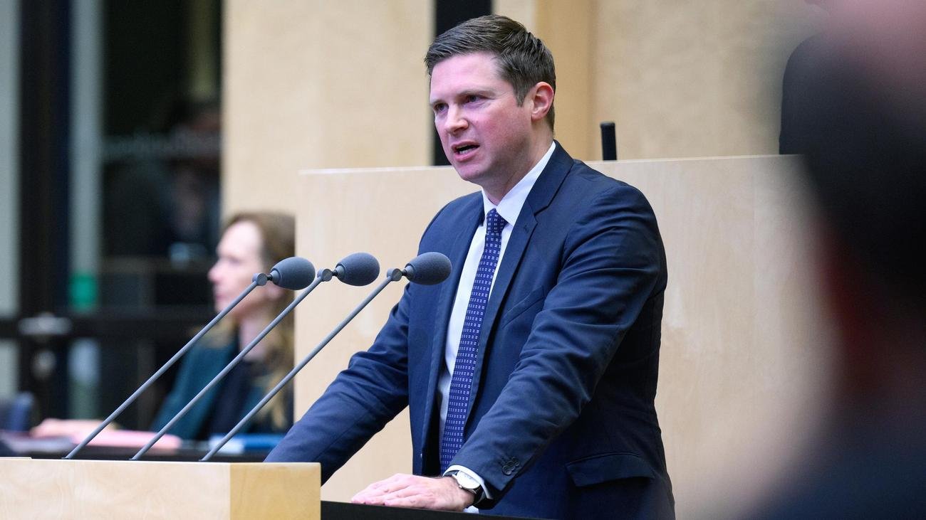 Eilanträge: Abgeordnete wollen Abstimmung über Finanzpaket verhindern
