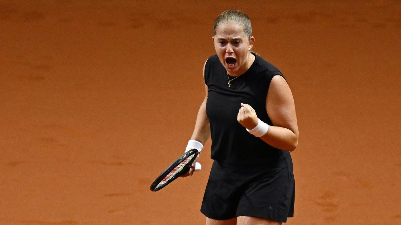 Damen-Tennis: Überraschung in Stuttgart: Sabalenka verpasst Titel