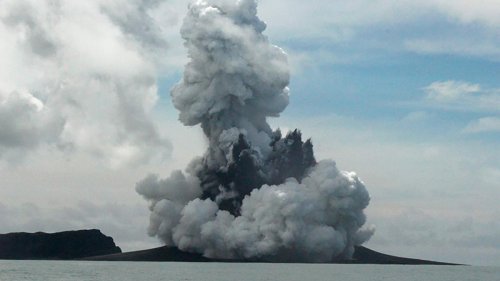 Vulkanausbruch: Flutwellen in Asien und Amerika nach Vulkanausbruch in Tonga