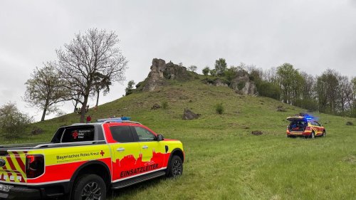 Bergunglück: Frau stürzt an Felskante in die Tiefe und stirbt