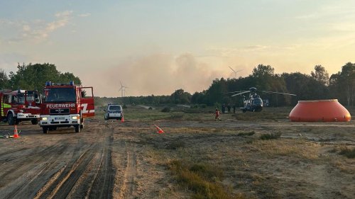Waldbrand: Feuer bei Jüterbog: Lage "dramatisiert", Großschadenslage