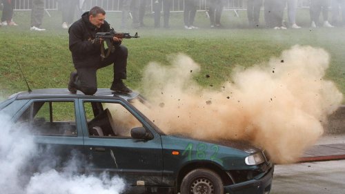 Wagemutiges Spektakel: Explosionen und Flammen: Stuntleute treffen sich in Kroatien
