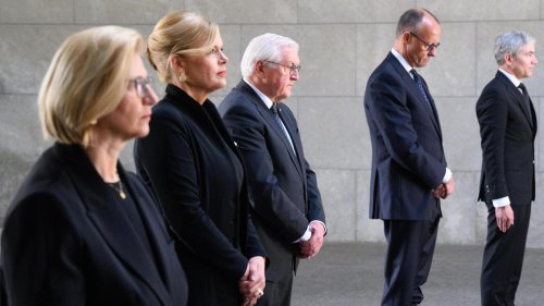"Tag der Befreiung": Steinmeier beklagt Geschichtsvergessenheit in Deutschland