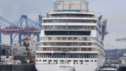 Kreuzfahrtschiff: Nach Touchieren der Kaimauer: "Aidabella" soll ablegen