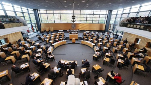 Erfurt: Landesregierung: Landtag diskutiert Personalentscheidungen