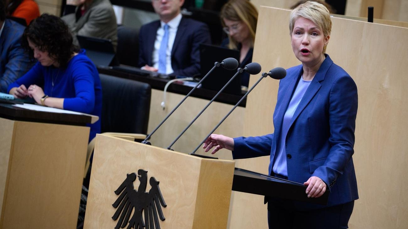 Bundesrat: MV stimmt für Grundgesetzänderung - Linke lenkt ein