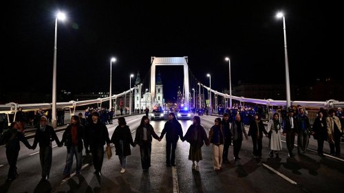 Ungarn: Tausende Menschen demonstrieren in Budapest gegen Pride-Verbot