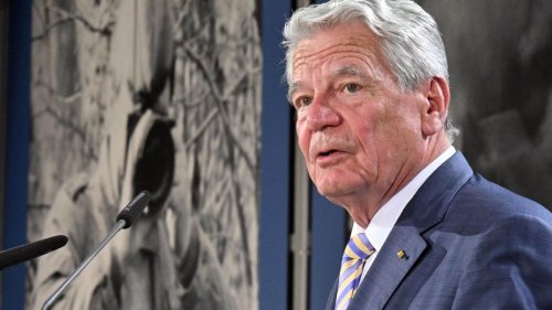 Bundespräsident a.D.: Gauck: Kanzler Scholz handelt langsam, aber er handelt