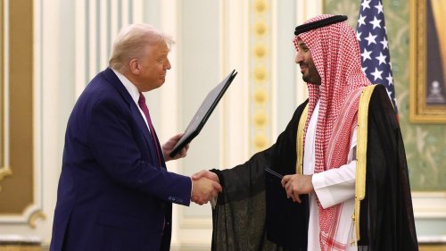 Der US-Überblick am Morgen: Trump hebt Sanktionen gegen Syrien auf und entzieht Harvard Fördergeld