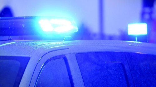 Vorpommern-Greifswald: Auto überschlägt sich: Fünf Insassen schwer verletzt