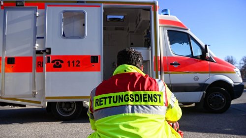 Kitzingen: Schulbus fährt in Graben: Fünf Kinder leicht verletzt