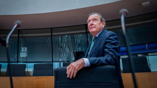 Gerhard Schröder: Schröder lässt offenbar Streichung seiner Privilegien prüfen