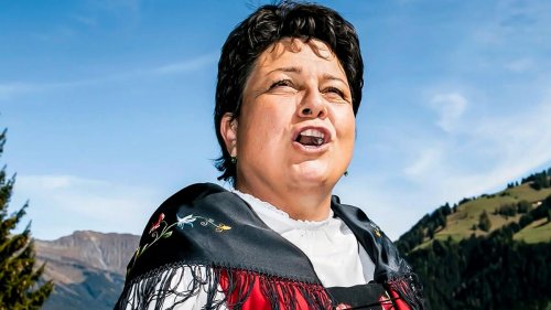 Jodlerfest in Zug: Die Hüterin des Kehlkopfschlags