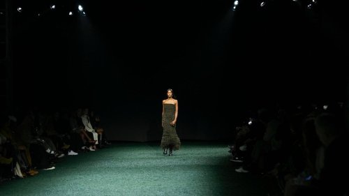 Modewoche: Naomi Campbell bei London Fashion Week auf dem Laufsteg