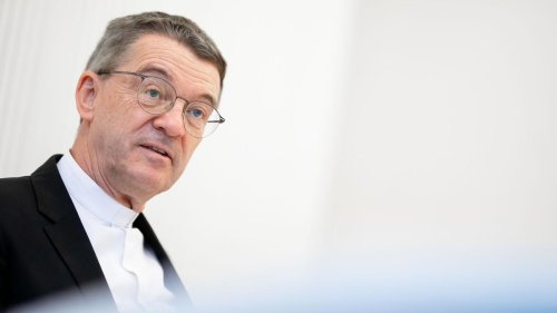 Tod des Papstes: Bischof würdigt Bescheidenheit des verstorbenen Papstes