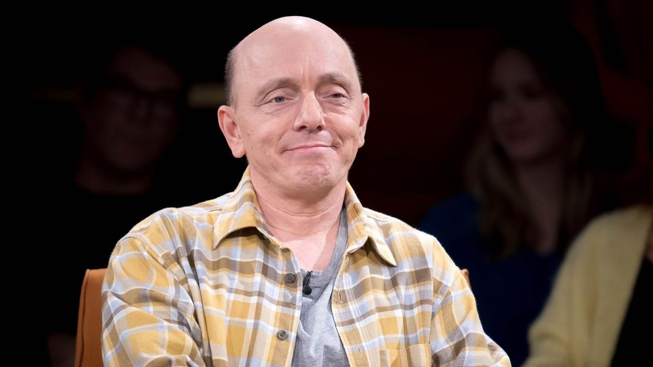 Instagram-Beitrag: Comedian Hoëcker nach Zugunfall: "Mir selbst geht es gut"