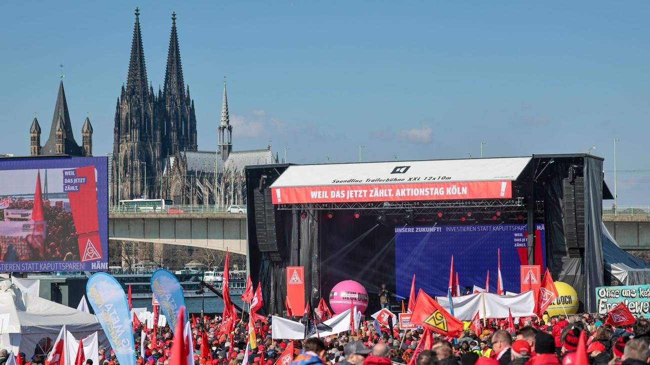 Wirtschaftspolitik: Gewerkschafter fordern sichere Industriearbeitsplätze