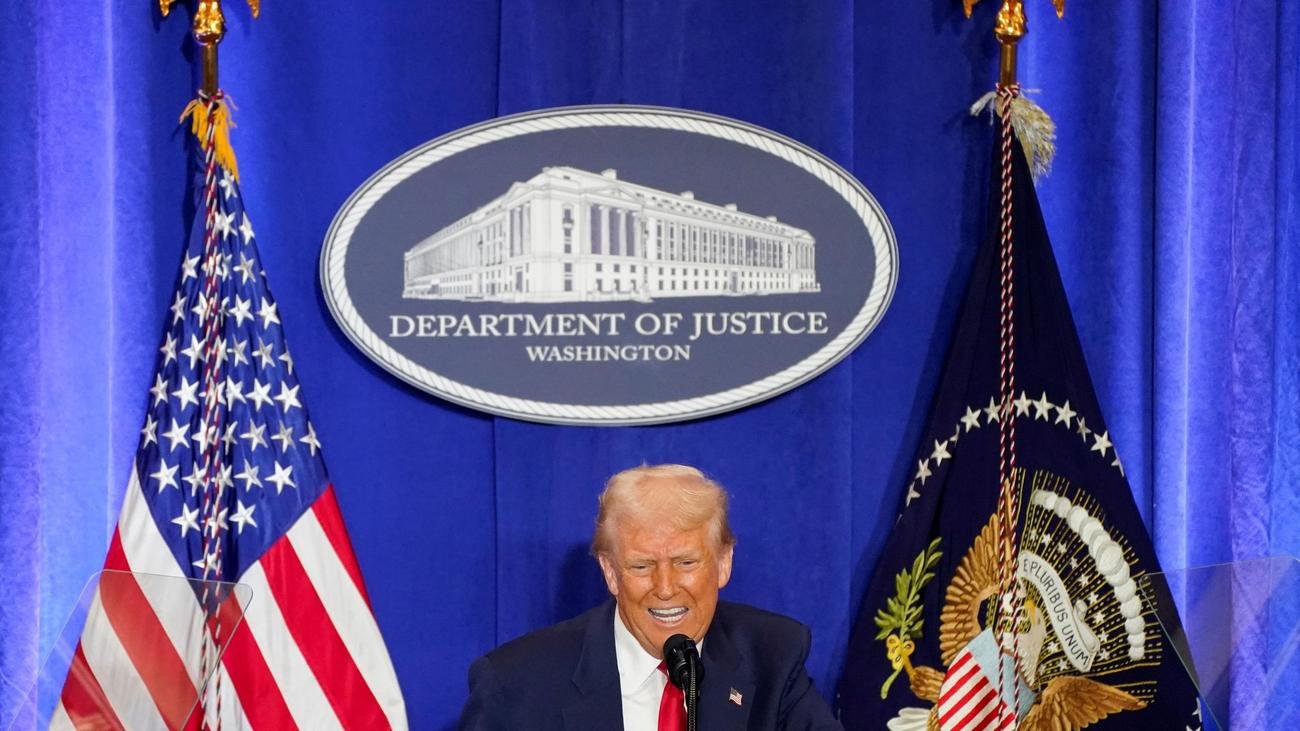 Rede im Justizministerium: Trump teilt gegen "illegale" Medien, die Justiz und seine Gegner aus