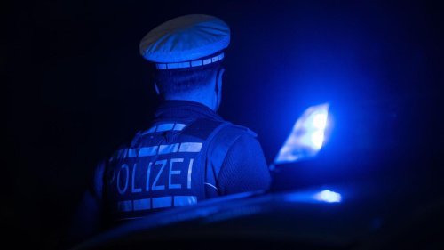 Ulmer Weststadt: Polizei: Betrunkene Frau tritt und beißt Beamte