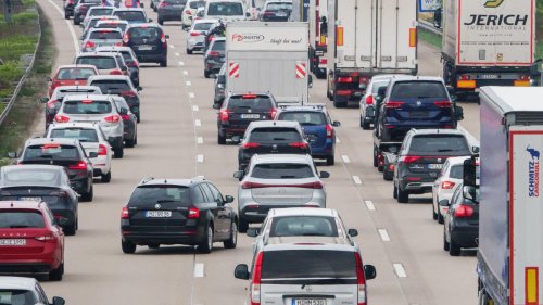 Verkehr: Ferien: ADAC rechnet mit Staus in Richtung Küste und Alpen