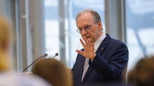 Parteien: Haseloff gegen Verbotsverfahren der AfD