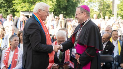 Katholikentag: Steinmeier unterstützt Reformprozess in katholischer Kirche