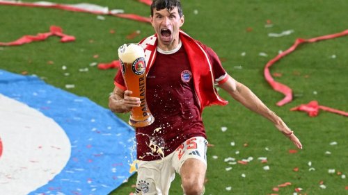 Große Emotionen beim FC Bayern: Müller-Abschied mit Pointe und Kakadu - "Wird ewig wirken"
