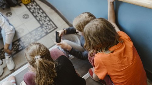 Verbot von Smartphones: Ab Juni gilt ein Handyverbot an Schulen in Bremen