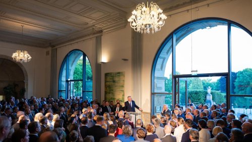 Landesregierung: Abschied von Weil: Bundeswehr spielt Serenade