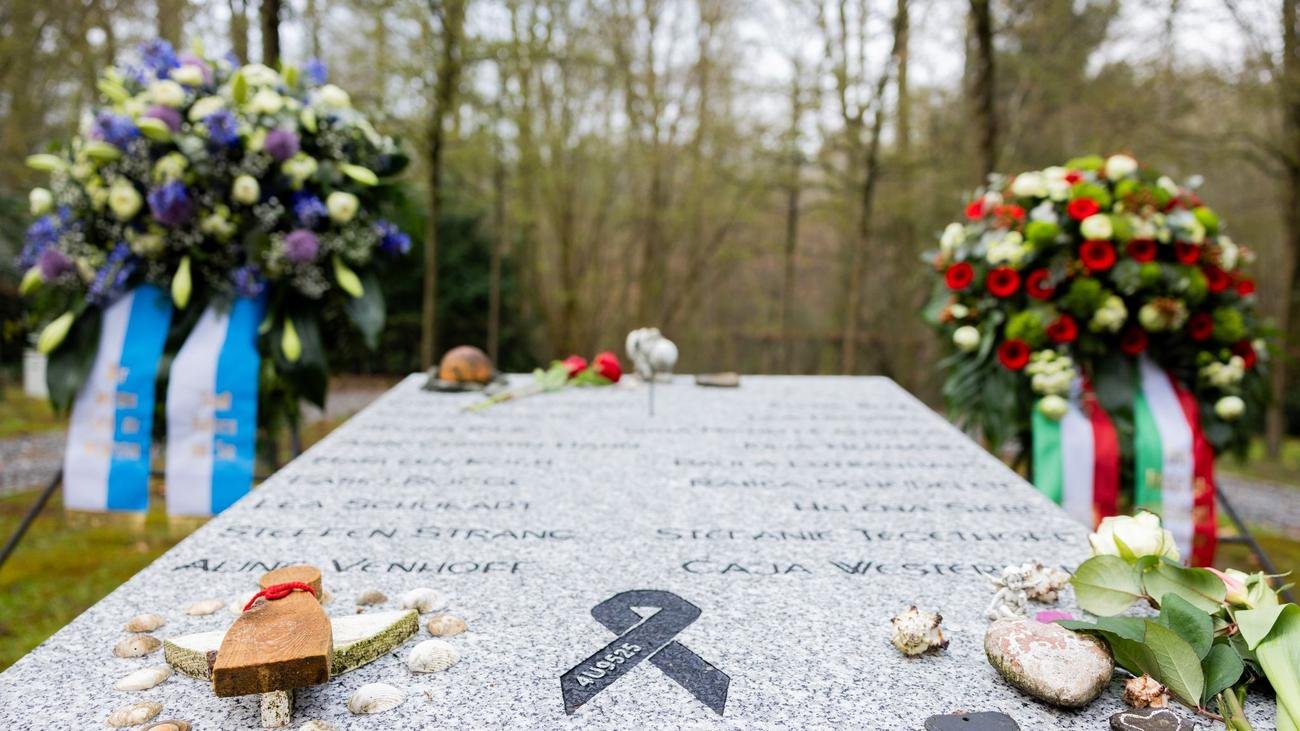 Gedenken: NRW-Landtag gedenkt des Germanwings-Absturzes