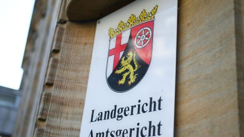 Mainz: Freisprüche im Prozess gegen Detektiv und Polizisten