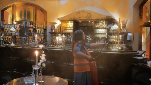 Klimakrise: Letzte Generation besprüht Bar in Sylter Luxushotel mit Farbe