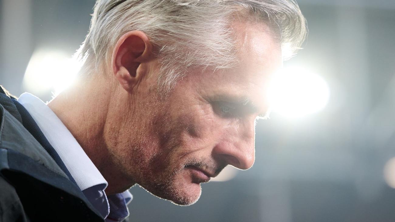 2. Fußball-Bundesliga: Schalke trennt sich von van Wonderen - Mulder selbstkritisch