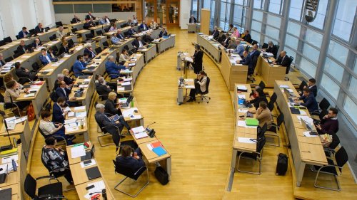 Parlament: Ruf von der Tribüne - Besucherin muss Plenarsaal verlassen