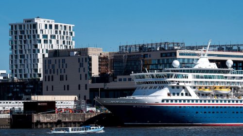 Schifffahrt: Kreuzfahrtschiff hat am neuen Hamburger Terminal angelegt
