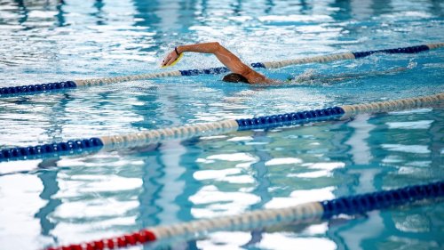 Energie: Erste Schwimmbäder heben Wassertemperatur wieder an