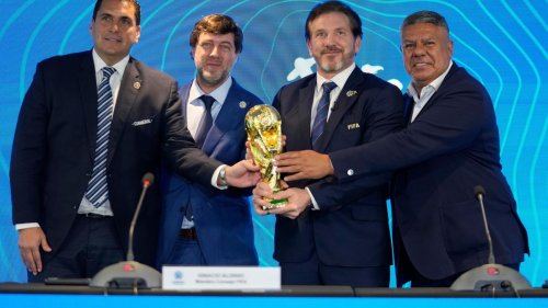 Fußball: WM 2030 in sechs Ländern auf drei Kontinenten