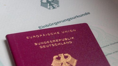 Migration: Weiter viele Einbürgerungsanträge bei Bayerns Kommunen