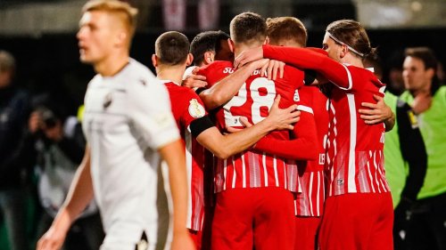 DFB-Pokal: SC Freiburg mit späten Toren ins Viertelfinale