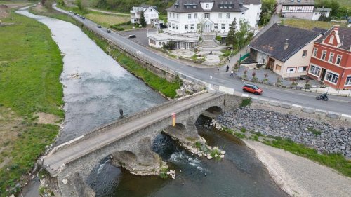 Katastrophenfolgen: Auto in Ahr gefunden: Zusammenhang mit Flut 2021 vermutet