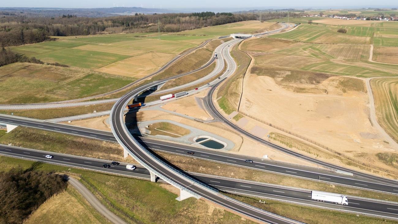 Autobahn: Verkehr auf der A49 am Wochenende ohne Probleme