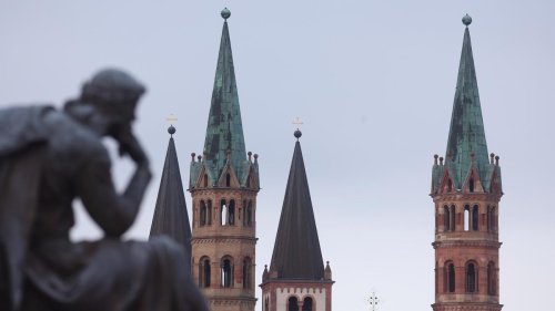 Katholische Kirche: Kommission bewilligte 2022 etwa 30 Millionen Euro für Missbrauchsopfer