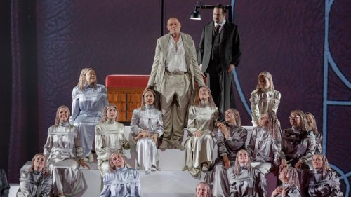 Musiktheater: Traumartiges Spiel um Gut und Böse