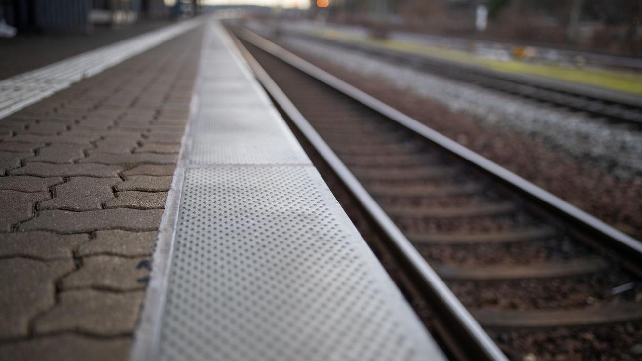 Bahn: Vor Derby und Halbmarathon - Unmut wegen S-Bahn-Ausfällen