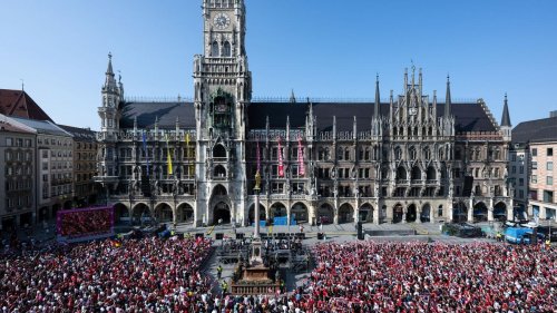 Titelgewinn: Bayern feiern Meister-Double: "Bis nächstes Jahr"